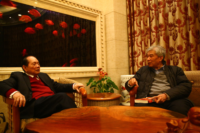 中國農(nóng)科院原許副院長與黃教授會(huì)議合影